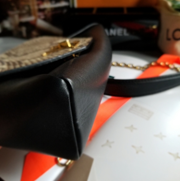 Louis Vuitton Love Note - Picture 10 of 16